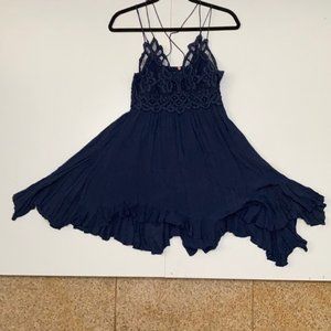 NEW 🥰 Free People ruffled dress in navy blue Small